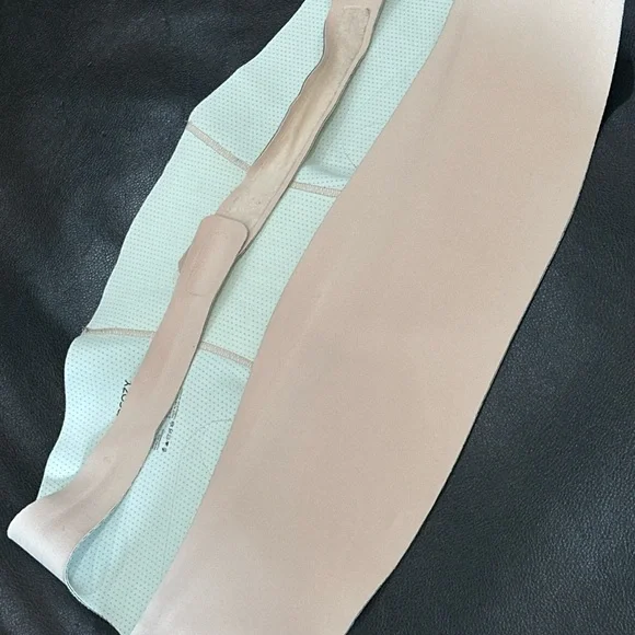 Maternity Support Belt in Pale Pink - Picture 7 of 9